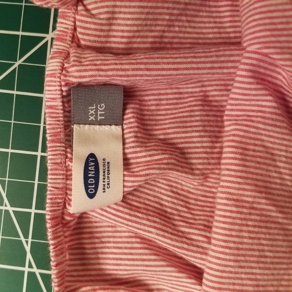 Old Navy XXL Red & White Adj Straps Embroidered - Picture 4 of 5